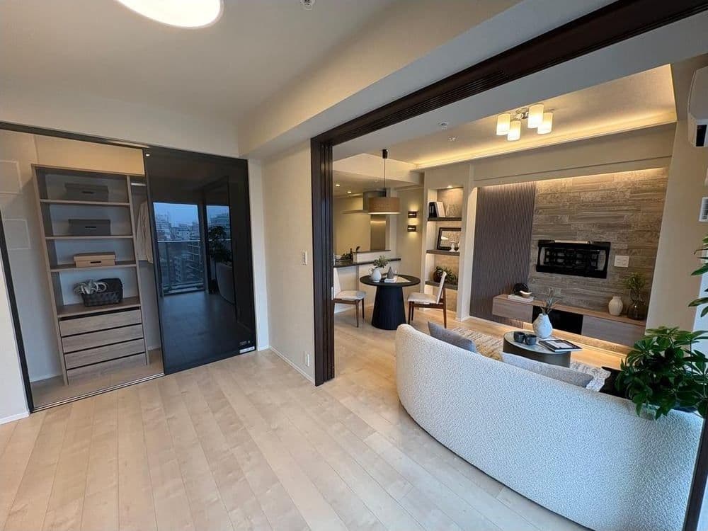 Contemporary 2BR in Meguro's Shimomeguro