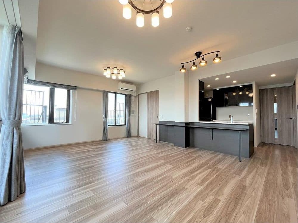 Modern 3BR with Den Near Shin-Urayasu Station